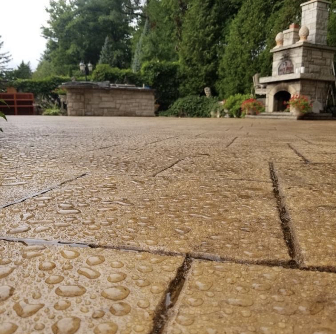 Concrete driveway sealing Hamilton exposed aggregate before and after
